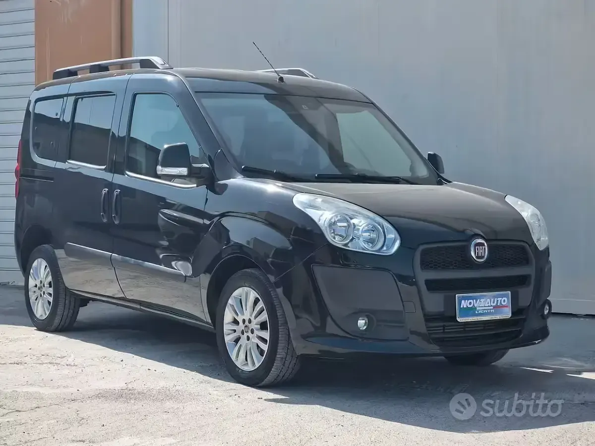 Usata Fiat Doblò 105 CV (77 kW) 2011 Monovolume