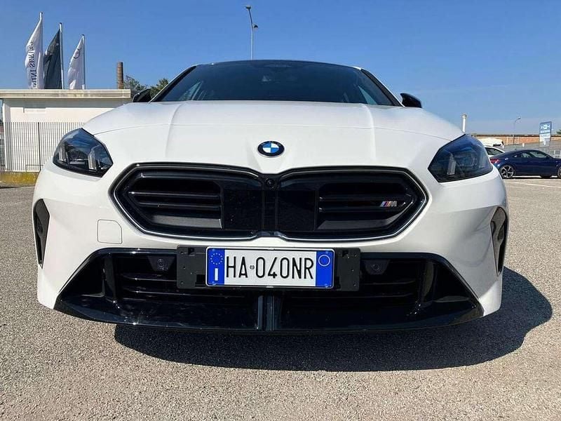 Usata BMW M5 300 CV (220 kW) 2025 Alpin white pastello Berlina