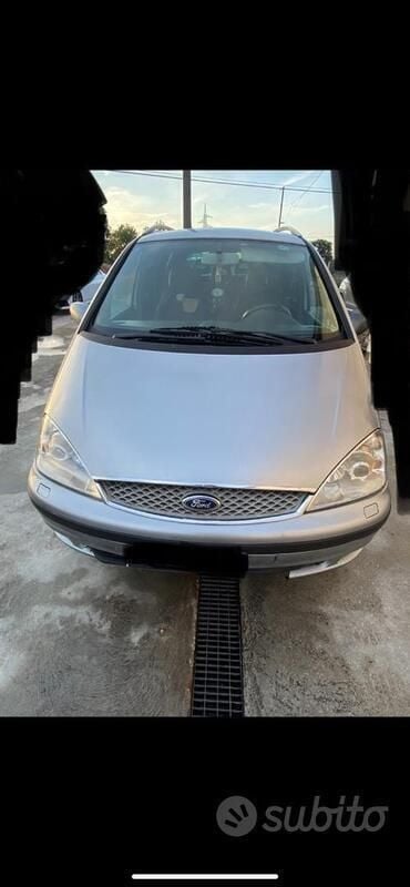 Usata Ford Galaxy 130 CV (95 kW) 2005 Grigio Monovolume