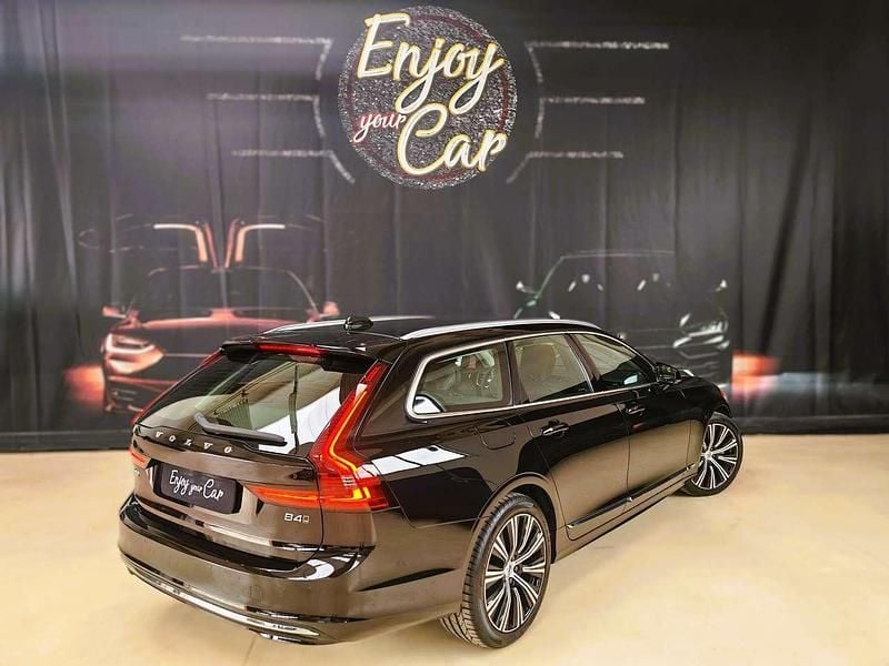 Usata Volvo V90 Plus 197 CV (144 kW) 2022 Black solid "stone" Station wagon