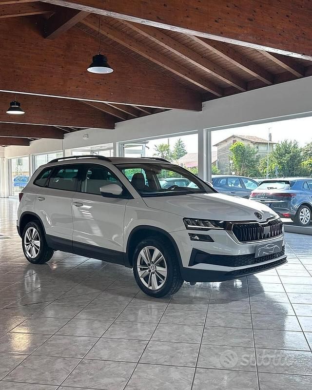 Usata Skoda Karoq Executive 116 CV (85 kW) 2022 Bianco SUV