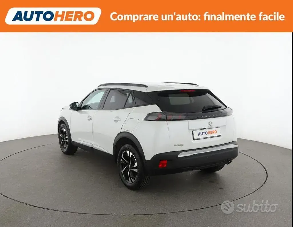 Usata Peugeot 2008 Allure 131 CV (96 kW) 2022 Bianco SUV