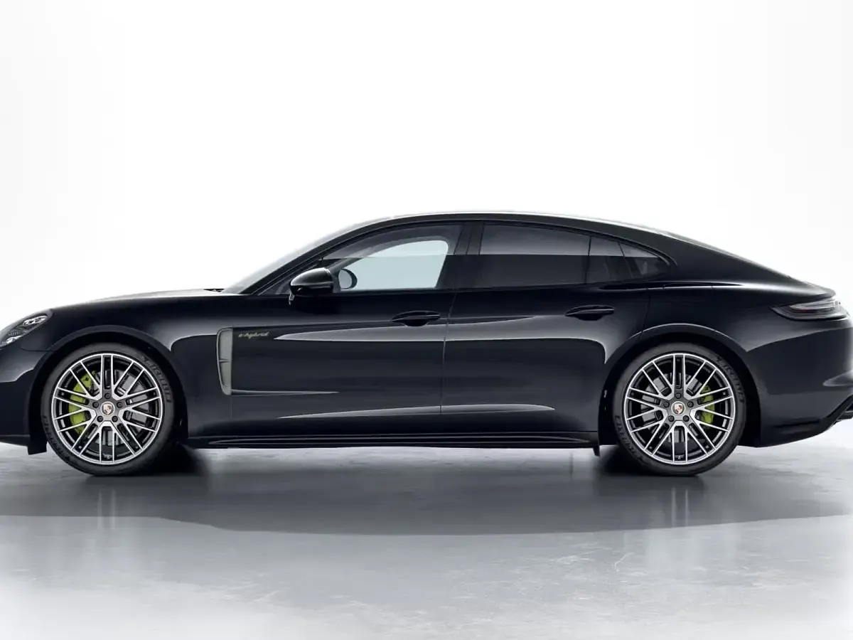 Usata Porsche Panamera 4 E-Hybrid Platinum Edition 462 CV (339 kW) 2022 Nero jet metallizzato Utilitaria