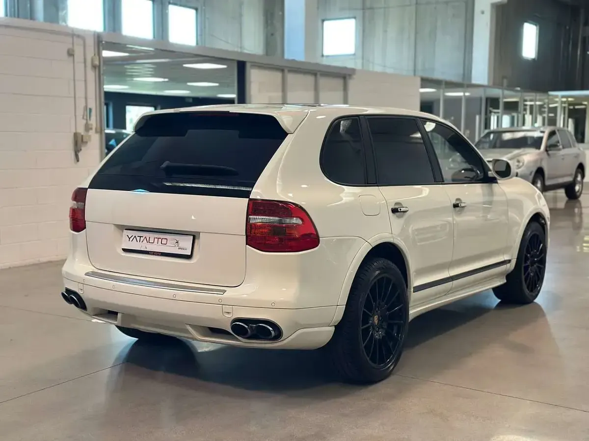 Usata Porsche Cayenne 405 CV (297 kW) 2008 Bianco SUV