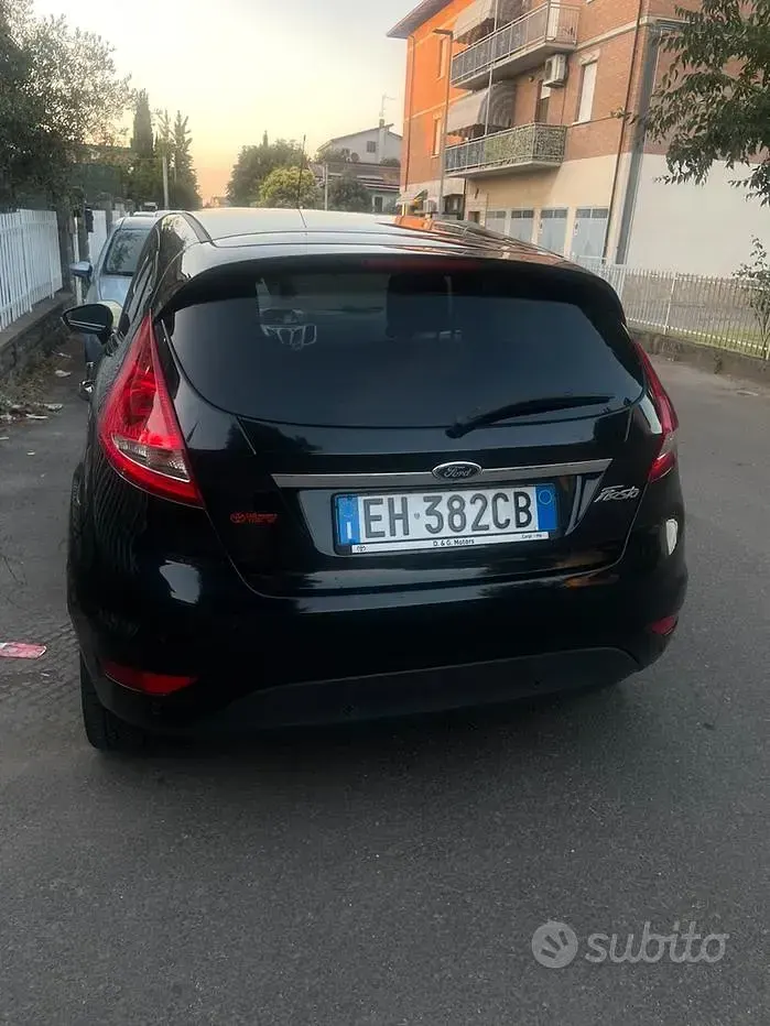 Usata Ford Fiesta Titanium 68 CV (50 kW) 2011 Nero Berlina