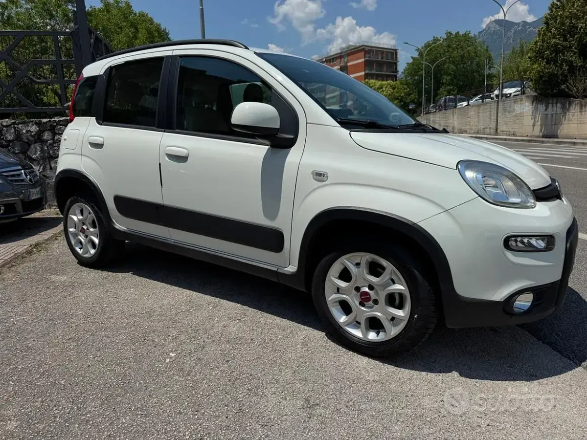 Usata Fiat Panda Trekking 80 CV (58 kW) 2014 Bianco Utilitaria