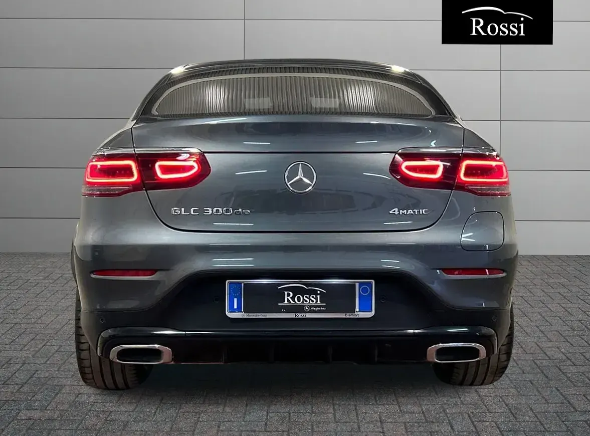 Usata Mercedes GLC300e Premium 194 CV (142 kW) 2022 Grigio scuro metallizzato SUV