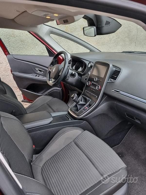 Usata Renault Scénic IV 120 CV (88 kW) 2019 Rosso Monovolume
