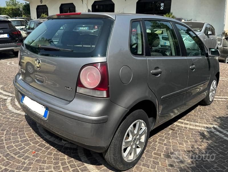 Usata VW Polo Comfortline 69 CV (50 kW) 2007 Grigio(met.) Utilitaria