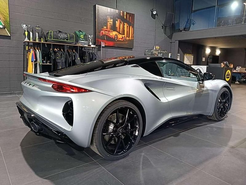 Nuova Lotus Emira 405 CV (297 kW) 2026 Osmius silver Coupé