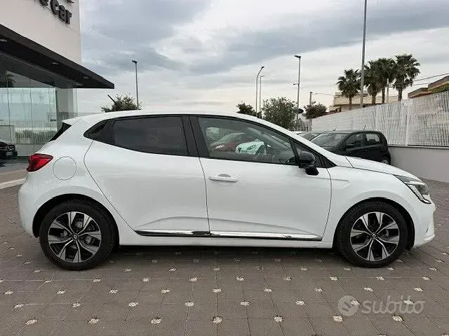 Usata Renault Clio V Evolution 101 CV (74 kW) 2022 Bianco Berlina