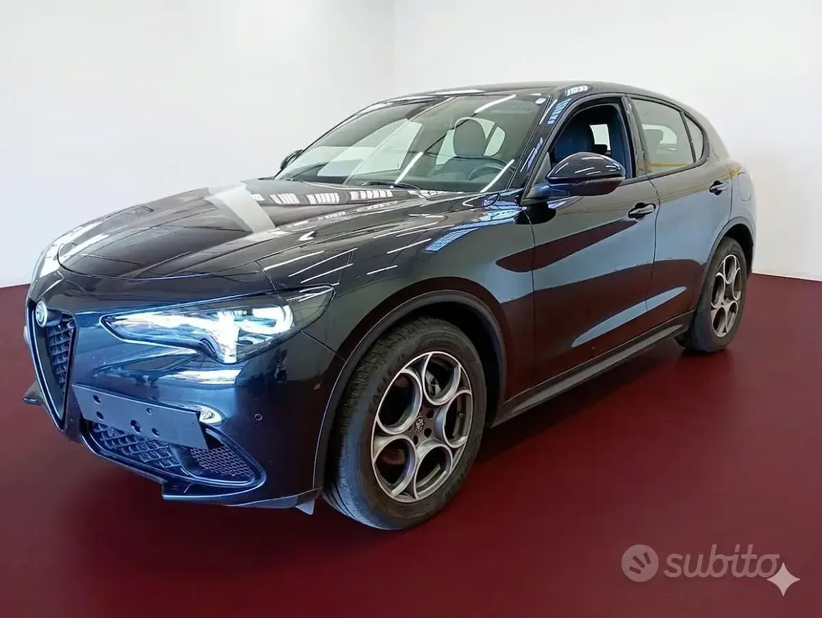 Usata Alfa Romeo Stelvio Sprint 160 CV (117 kW) 2024 Nero SUV