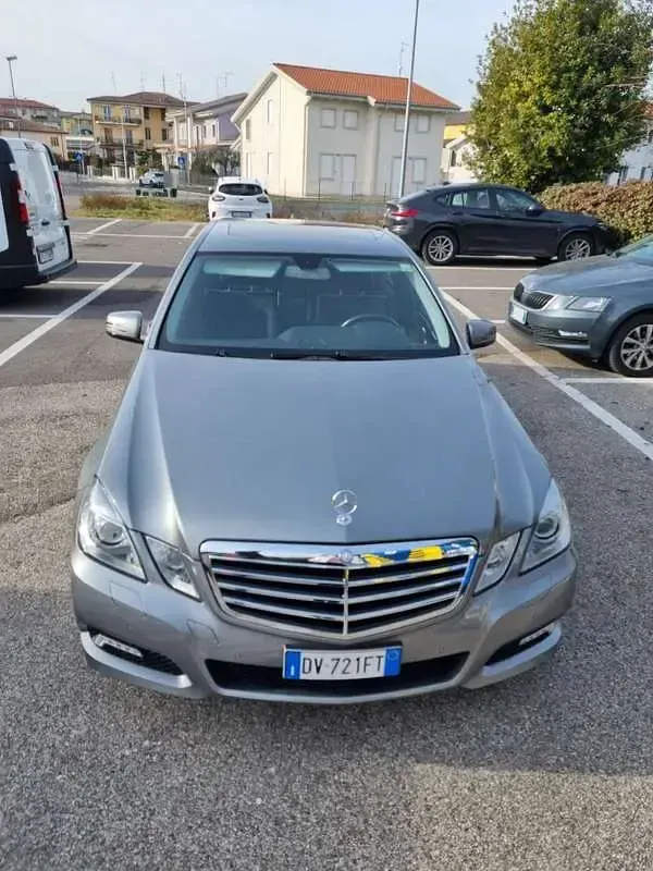 Usata Mercedes E220 Avantgarde 170 CV (125 kW) 2009 Berlina