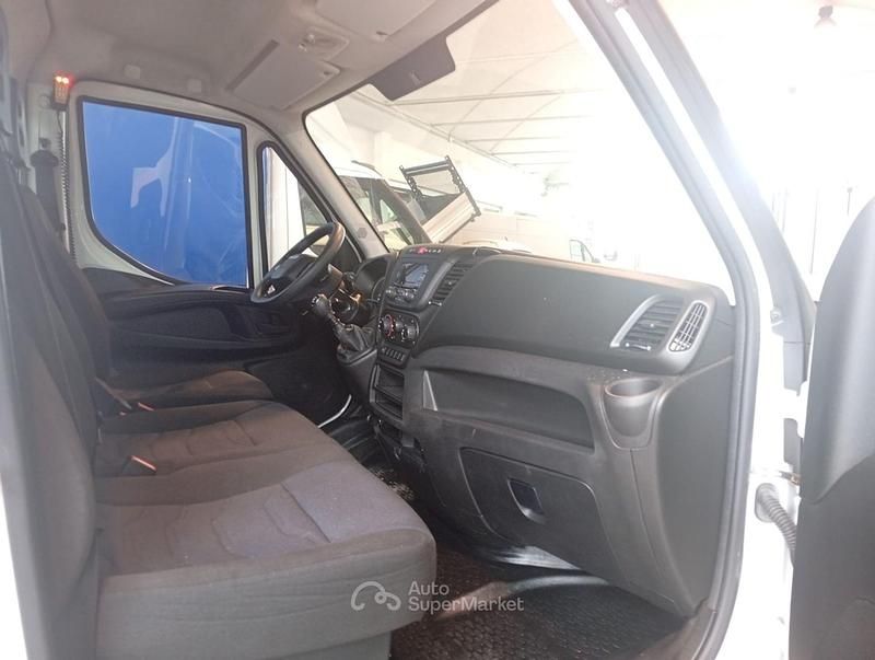 Usata Iveco Daily 136 CV (100 kW) 2021 Bianco