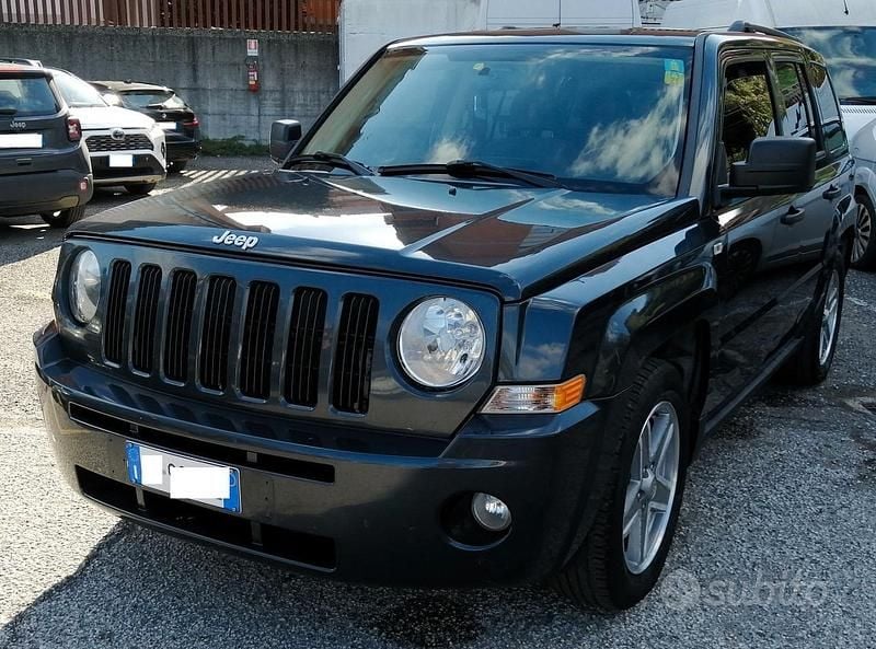 Grigio Usata 2009 Jeep Patriot Sport SUV | 8599 € (Buon prezzo) - Immagine 1/4