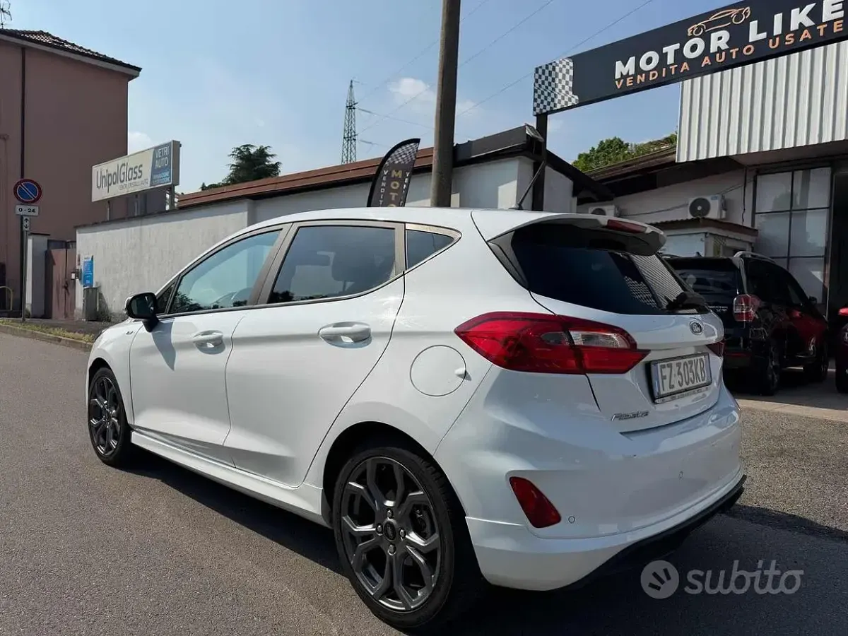 Usata Ford Fiesta ST-Line 86 CV (63 kW) 2019 Bianco Utilitaria