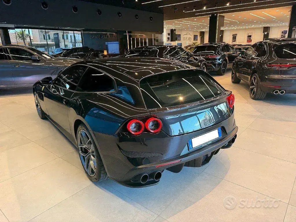 Usata Ferrari GTC4Lusso 609 CV (447 kW) 2018 Station wagon