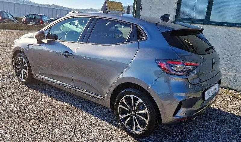 Usata Renault Clio V Techno 91 CV (66 kW) 2025 Grigio scuro Berlina