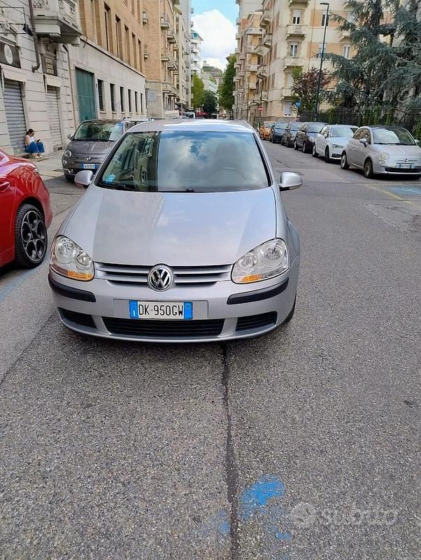 Grigio Usata 2007 VW Golf V Tre volumi | 6000 € (Cara) - Immagine 1/4