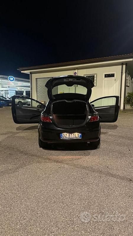 Usata Opel Astra GTC 2009 Nero Berlina