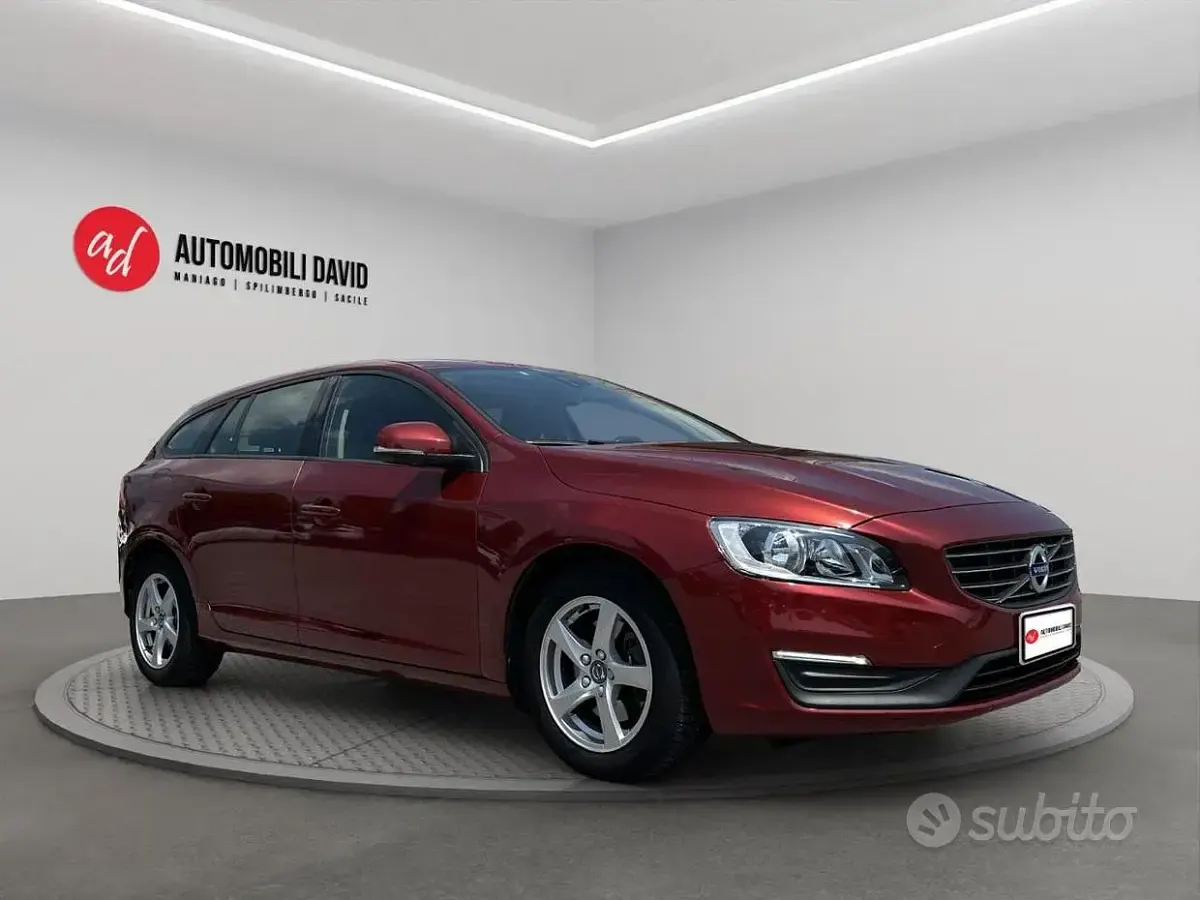 Usata Volvo V60 Kinetic 116 CV (85 kW) 2015 Rosso Station wagon