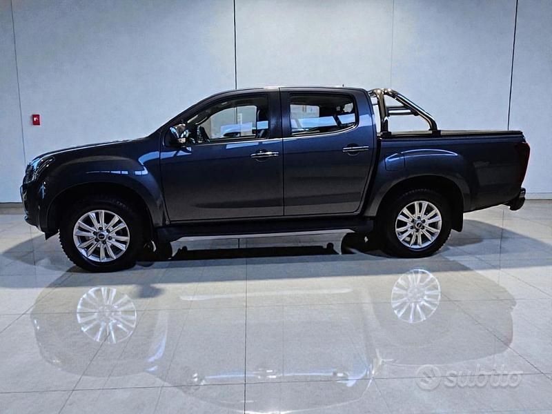 Usata Isuzu D-Max 163 CV (119 kW) 2020 Grigio scuro metallizzato Berlina