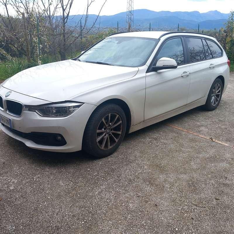 Begagnad BMW 318 Advantage 150 HK (110 kW) 2018 Kombi