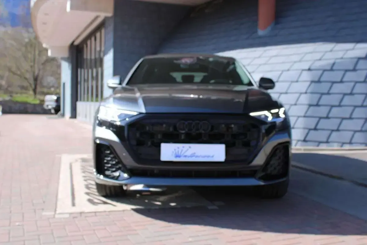 Nuova Audi Q8 286 CV (210 kW) 2026 Grigio SUV