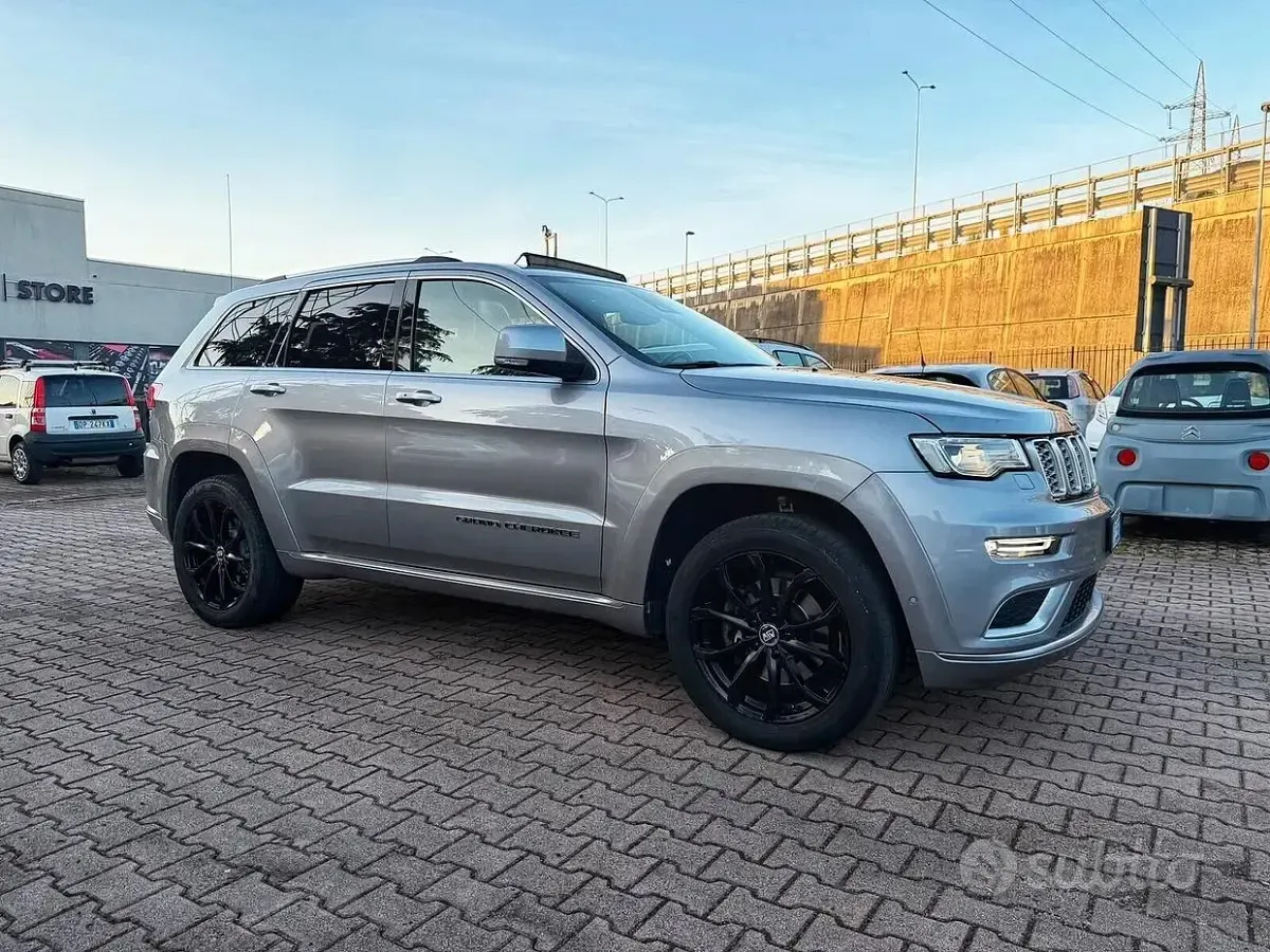 Usata Jeep Grand Cherokee Summit 250 CV (183 kW) 2019 Grigio SUV
