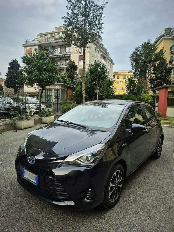 Usata Toyota Yaris Hybrid Active 75 CV (55 kW) 2018 Berlina