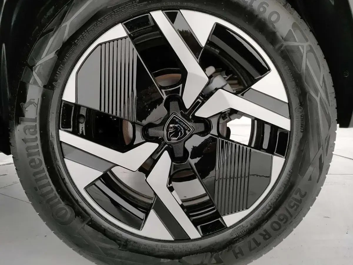 Nuova Peugeot 2008 Allure 145 CV (106 kW) 2026 Nero SUV