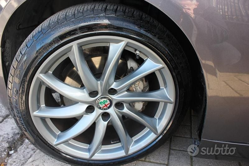 Usata Alfa Romeo Giulia Super 160 CV (117 kW) 2019 Grigio Berlina