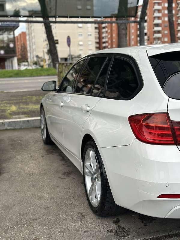 Usata BMW 320 Sport Line 184 CV (135 kW) 2013 Station wagon