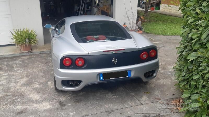 Usata Ferrari 360 400 CV (294 kW) 2004 Argento Coupé