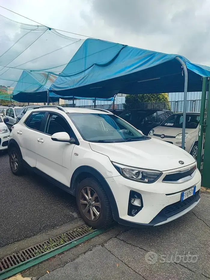 Usata Kia Stonic Style 97 CV (71 kW) 2019 Bianco SUV
