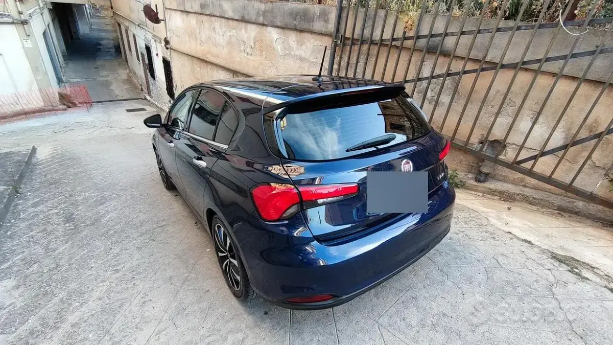 Usata Fiat Tipo Lounge 120 CV (88 kW) 2018 Blu Berlina