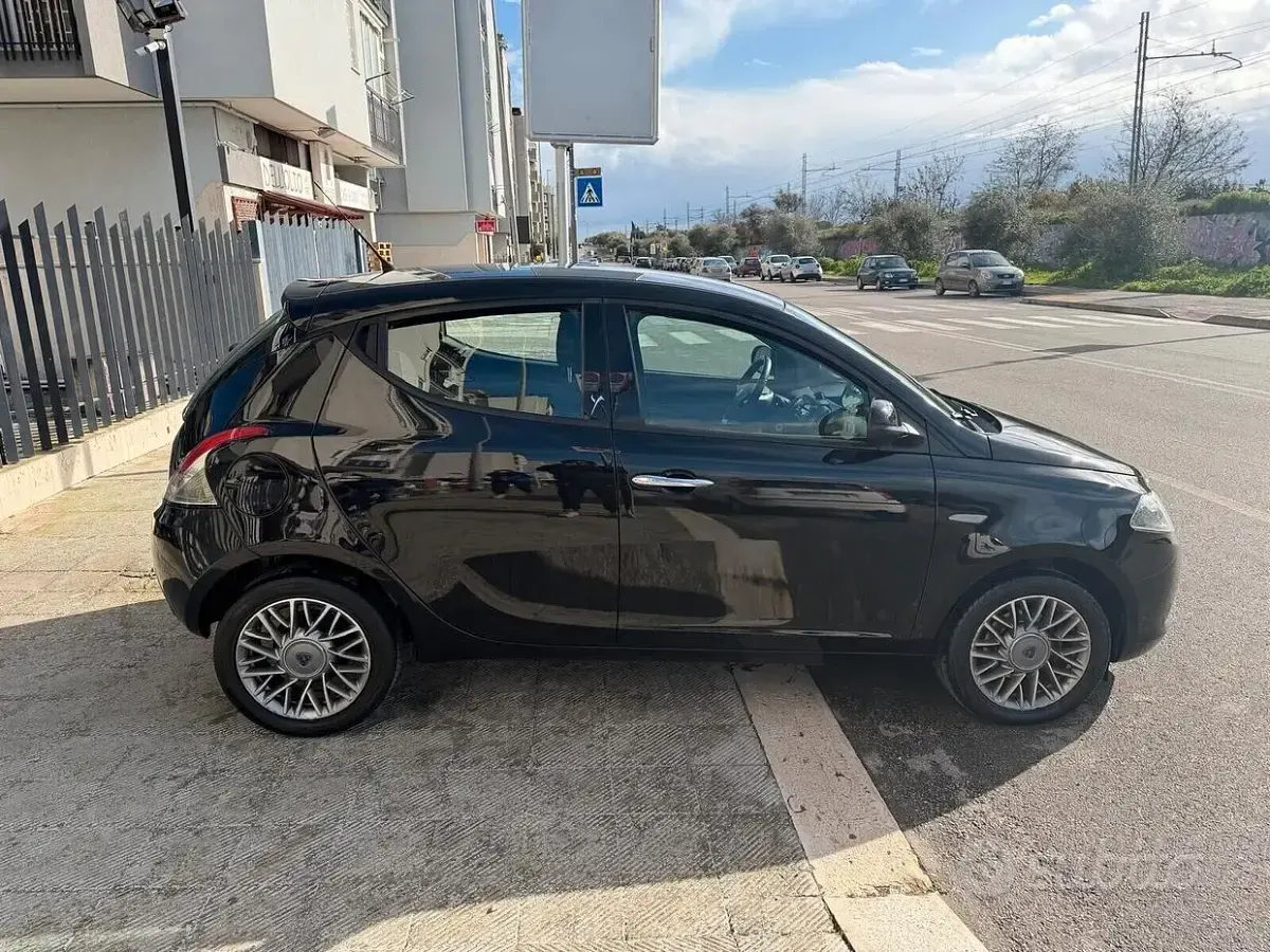 Usata Lancia Ypsilon S 95 CV (69 kW) 2012 Nero Utilitaria