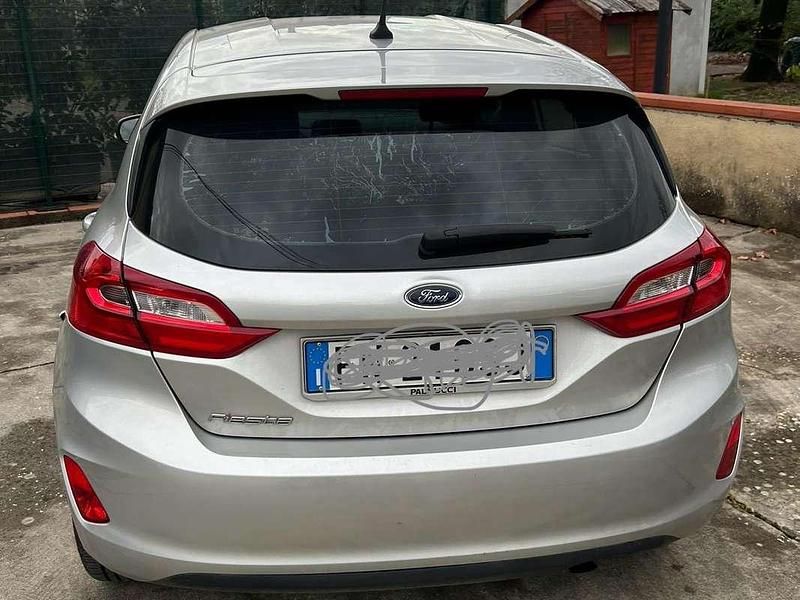 Usata Ford Fiesta Vignale 86 CV (63 kW) 2017 Argento Berlina