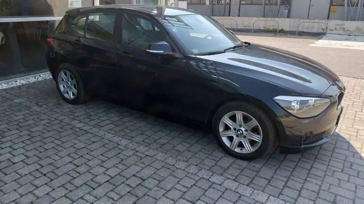 Usata BMW 118 Sport Line 143 CV (105 kW) 2013 Nero Utilitaria