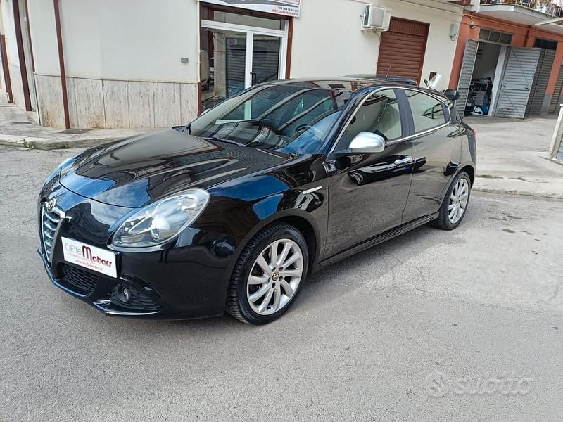 Nero Usata 2011 Alfa Romeo Giulietta Exclusive Tre volumi | 7400 € (Ottimo prezzo) - Immagine 1/4