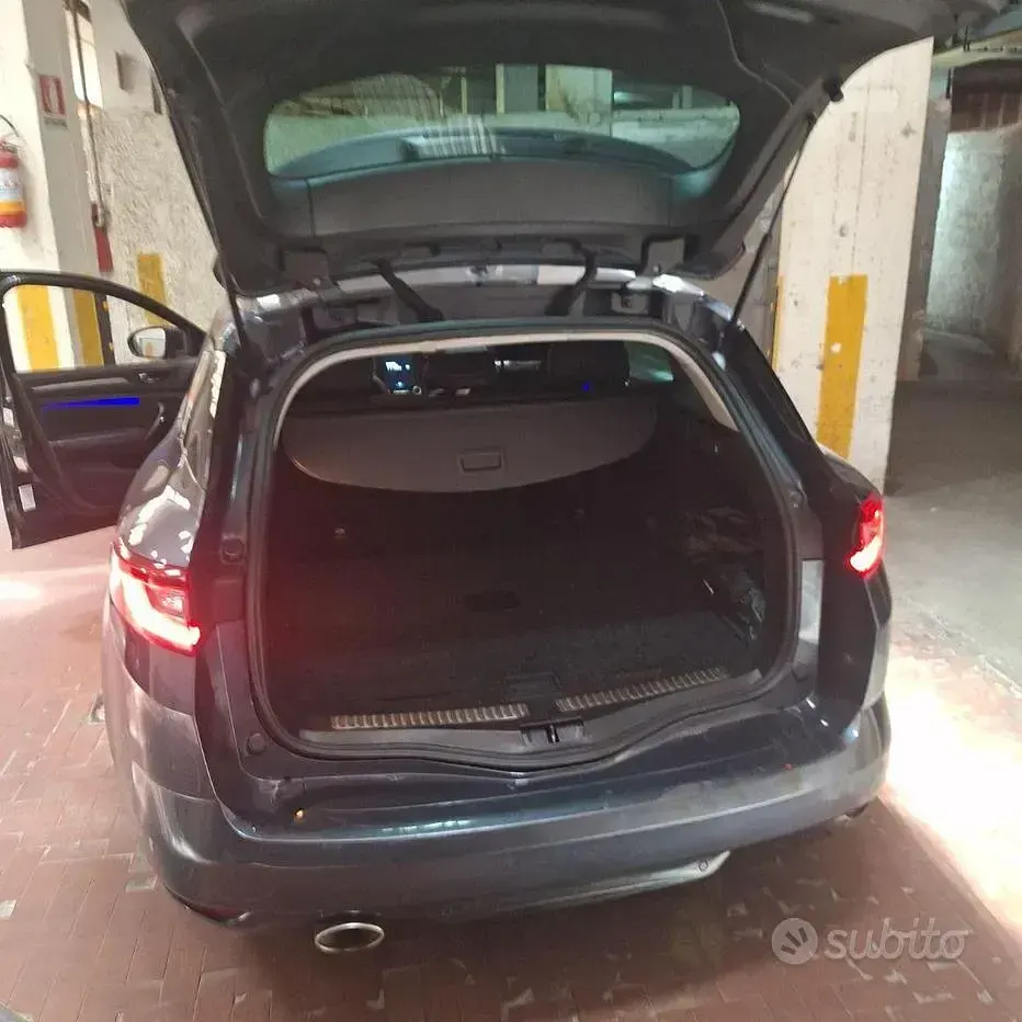 Usata Renault Mégane GrandTour 110 CV (80 kW) 2017 Blu Station wagon