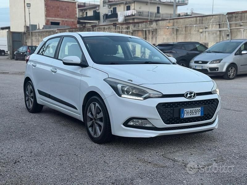 Usata Hyundai i20 Style 74 CV (54 kW) 2017 Bianco Berlina