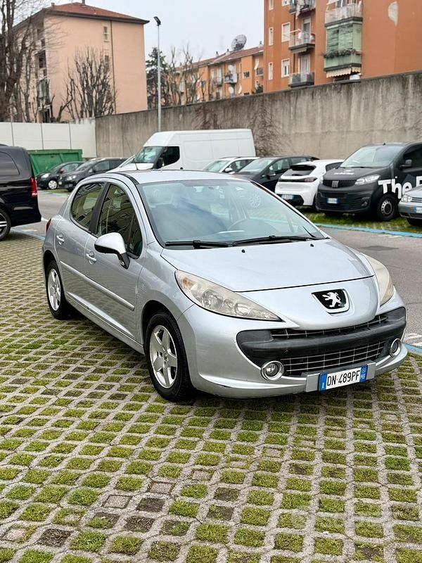 Usata Peugeot 207 95 CV (69 kW) 2008 Grigio Berlina