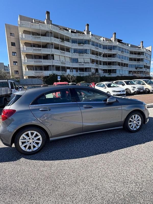 Usata Mercedes A180 2015 Grigio Berlina
