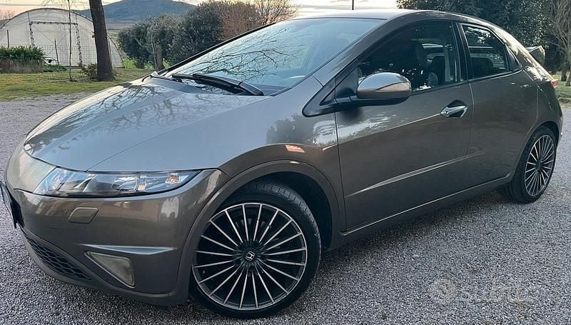 Usata Honda Civic Comfort 140 CV (102 kW) 2005 Berlina