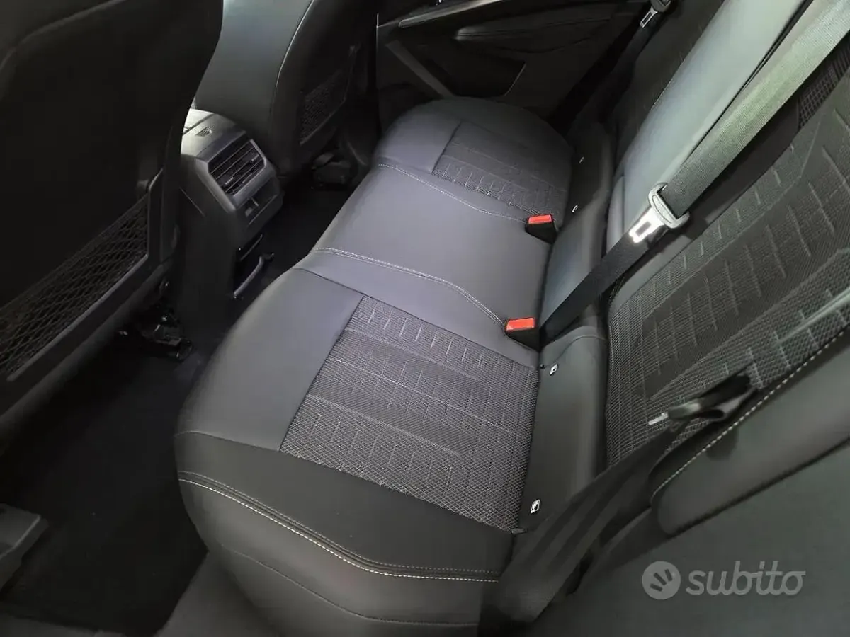 Usata Peugeot 3008 GTi 136 CV (100 kW) 2025 Bianco SUV