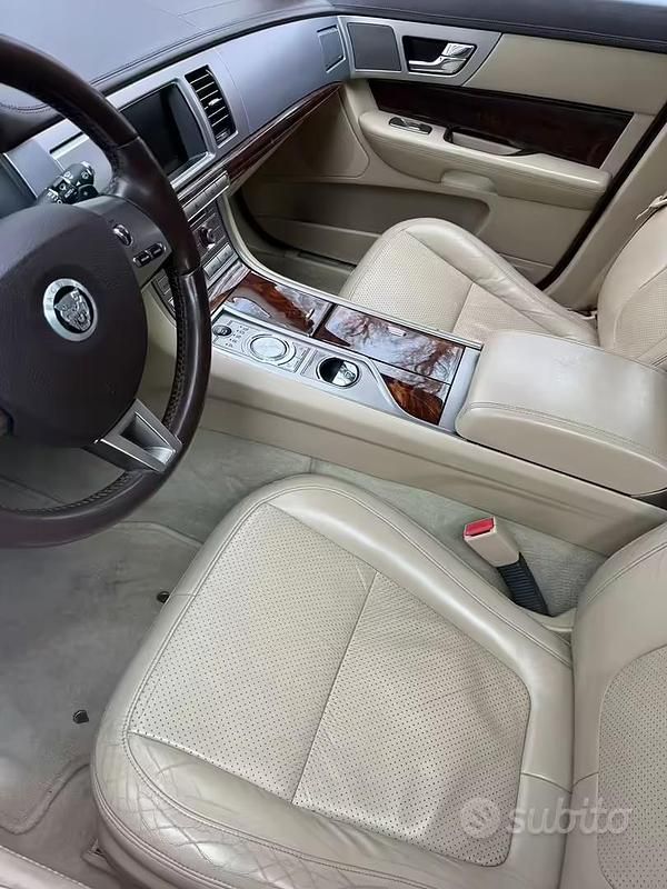 Usata Jaguar XF 300 CV (220 kW) 2008 Verde Berlina