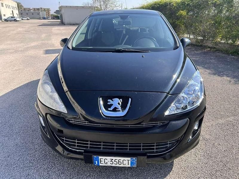 Usata Peugeot 308 Premium 111 CV (81 kW) 2011 Nero Berlina