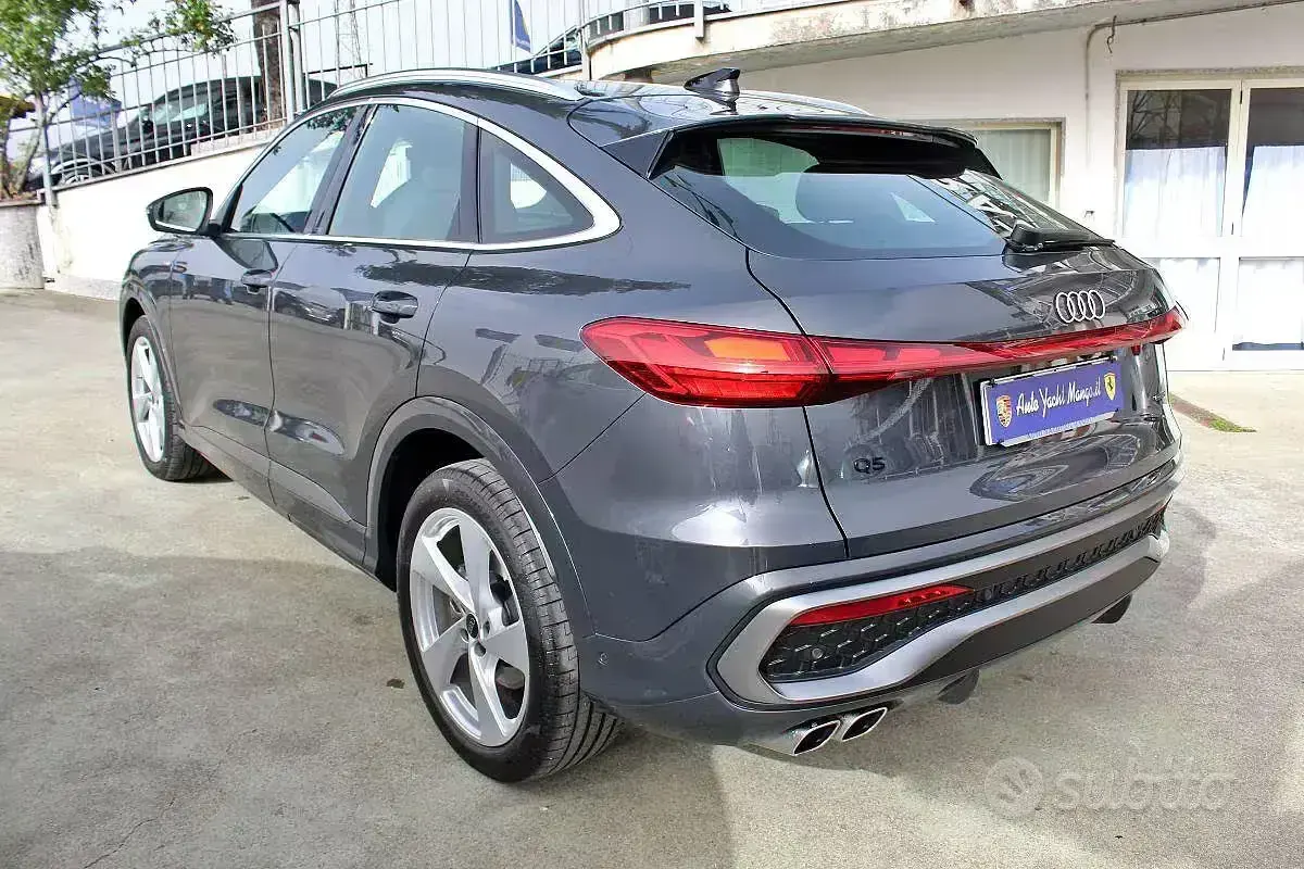 Usata Audi Q5 Sportback S-Line 204 CV (150 kW) 2025 Grigio SUV