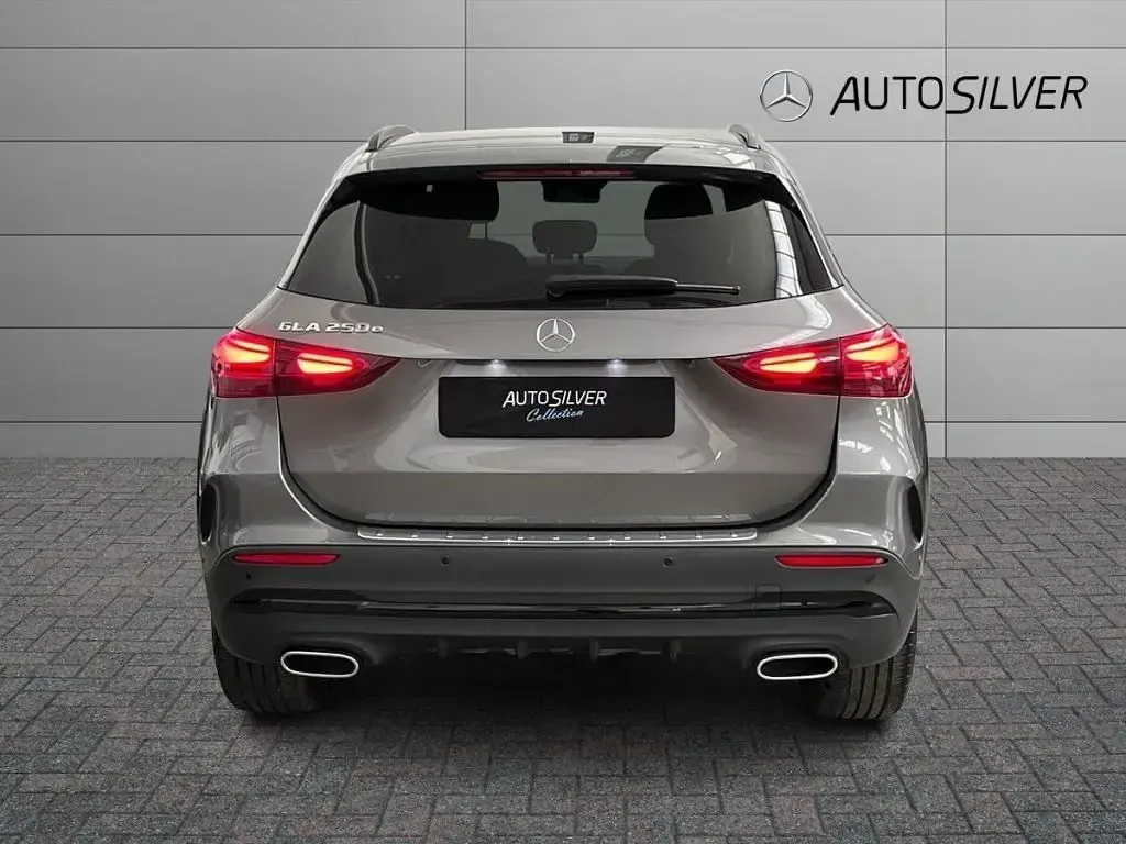 Usata Mercedes GLA250 Advanced Plus 163 CV (119 kW) 2025 Grigio montagna / metallizzato SUV